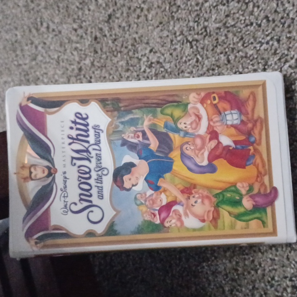 Walt Disney Snow White and the Seven Dwarfs VHS tape